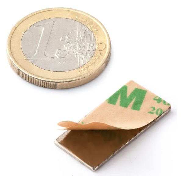 Самоклейний магніт-прямокутник 25×10×1 мм